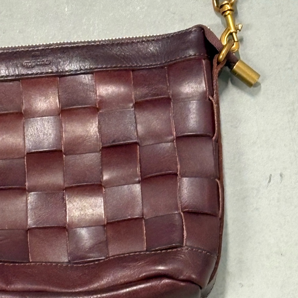 Chic Woven Leather Venture Crossbody Bag in Rich Brown - Picture 3 of 8